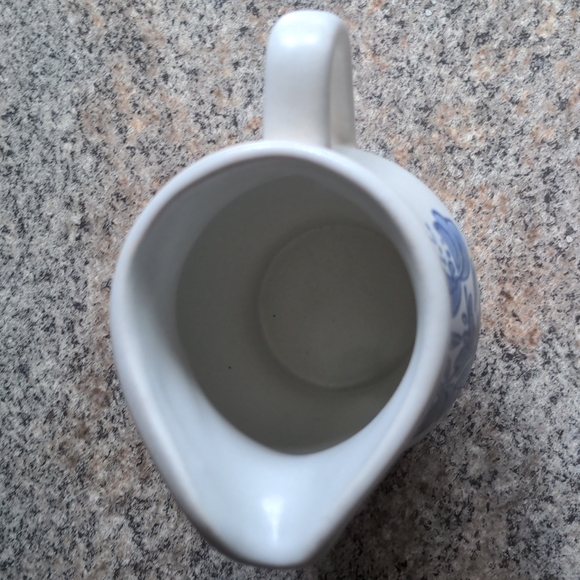 Pfaltzgraff Yorktowne Creamer Pitcher #24 Sauce Gravy Pourer USA 4 1/2” - Picture 5 of 7